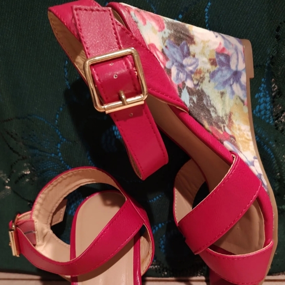 Cushion Walk Floral Print Wedge Sandals Pink/Rose US 8 Open Toeankle strap - Picture 6 of 12